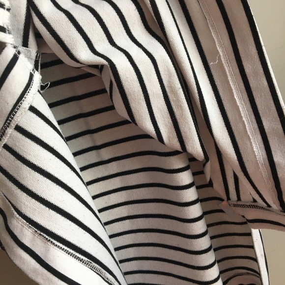 DOE & RAE | black & white striped drop sleeve top - Picture 8 of 8